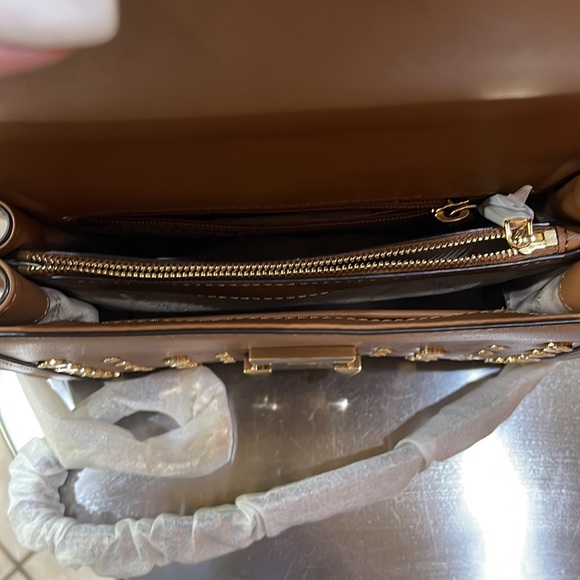 Michael Kors Whitney Large Shoulder Bag in Acorn. - Picture 6 of 15